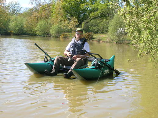 DECOUVREZ LA PECHE DES CARNASSIERS EN PONTON TUBE DECOUVREZ LA PECHE DES CARNASSIERS EN PONTON TUBE