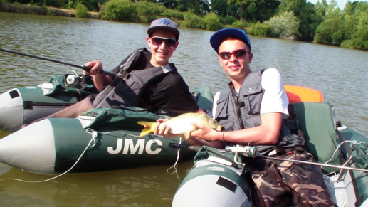 Pêche des Carpeaux depuis un Float-Tube Pêche des Carpeaux depuis un Float-Tube