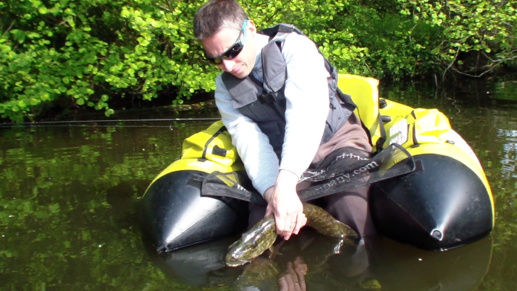  STAGE DECOUVERTE de la PECHE DES CARNASSIERS aux  LEURRES en FLOAT-TUBE