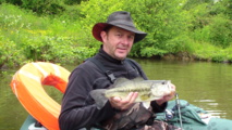 STAGE DECOUVERTE de la PECHE DES CARNASSIERS aux LEURRES en FLOAT-TUBE STAGE DECOUVERTE de la PECHE DES CARNASSIERS aux LEURRES en FLOAT-TUBE