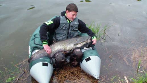 * Pêche du Silure, en Float - Tube * Pêche du Silure, en Float - Tube